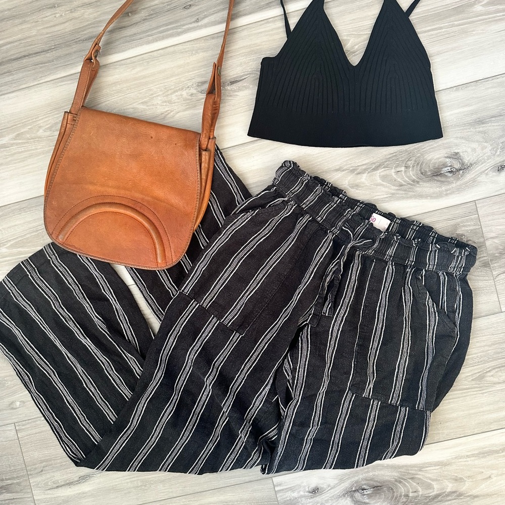 Black women’s knitted crop top